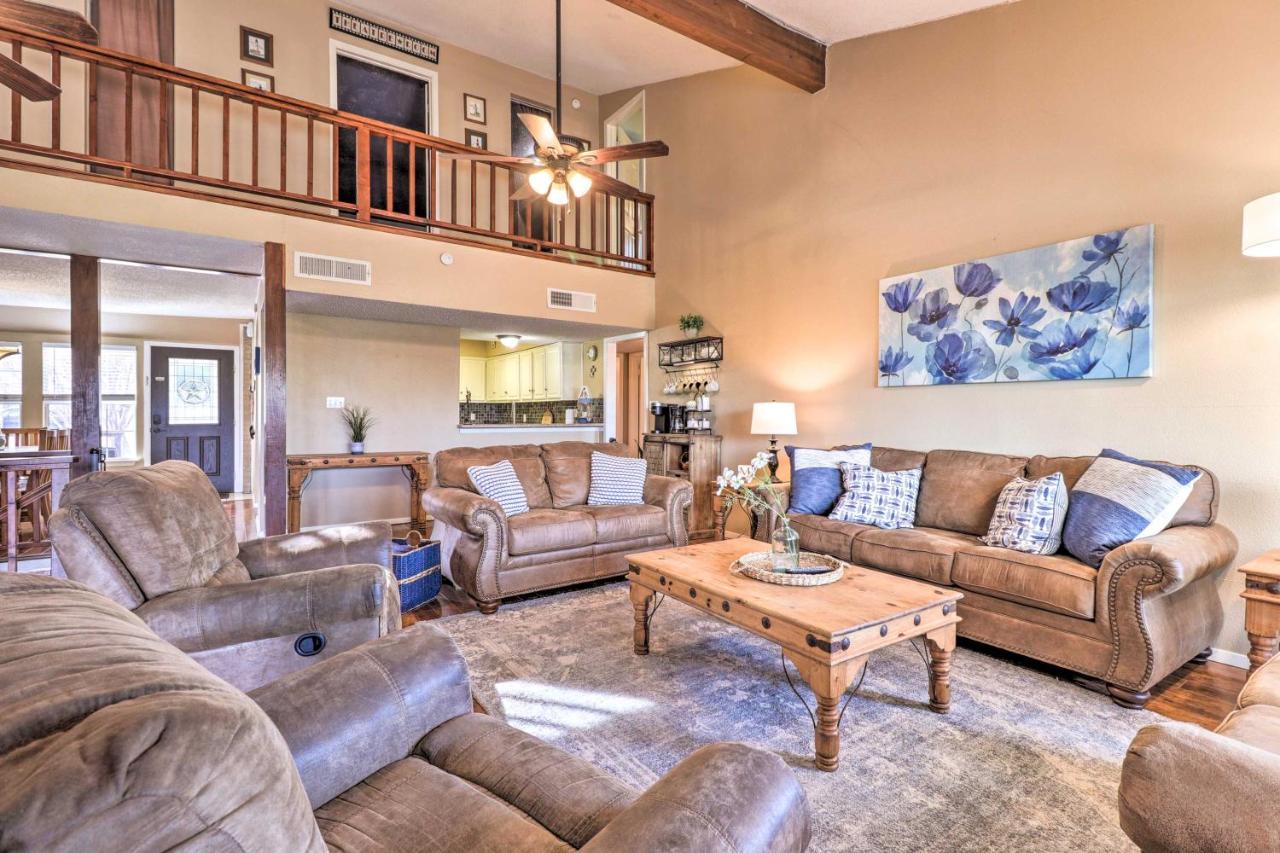 Lakefront Home With Point Venture Golf Access! المظهر الخارجي الصورة